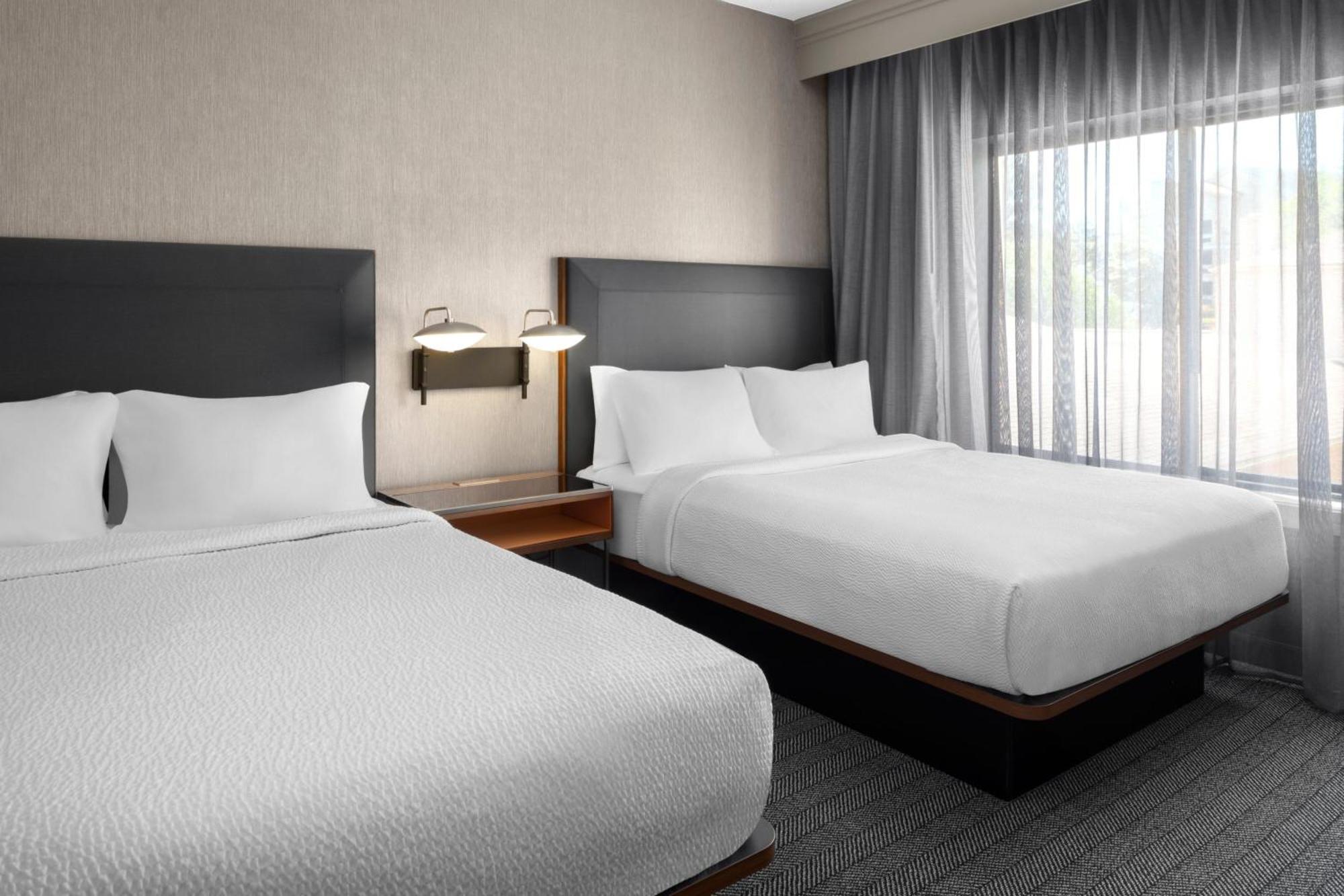 Отель Courtyard By Marriott Little Rock West Экстерьер фото