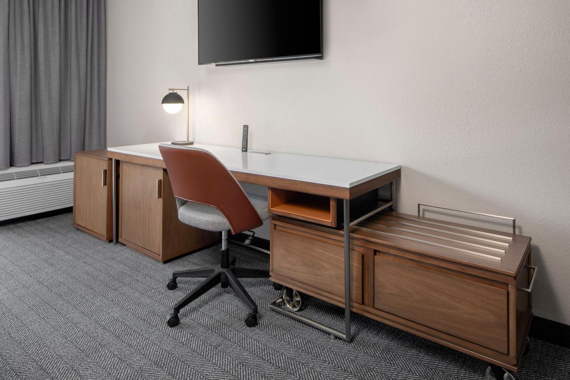 Отель Courtyard By Marriott Little Rock West Экстерьер фото