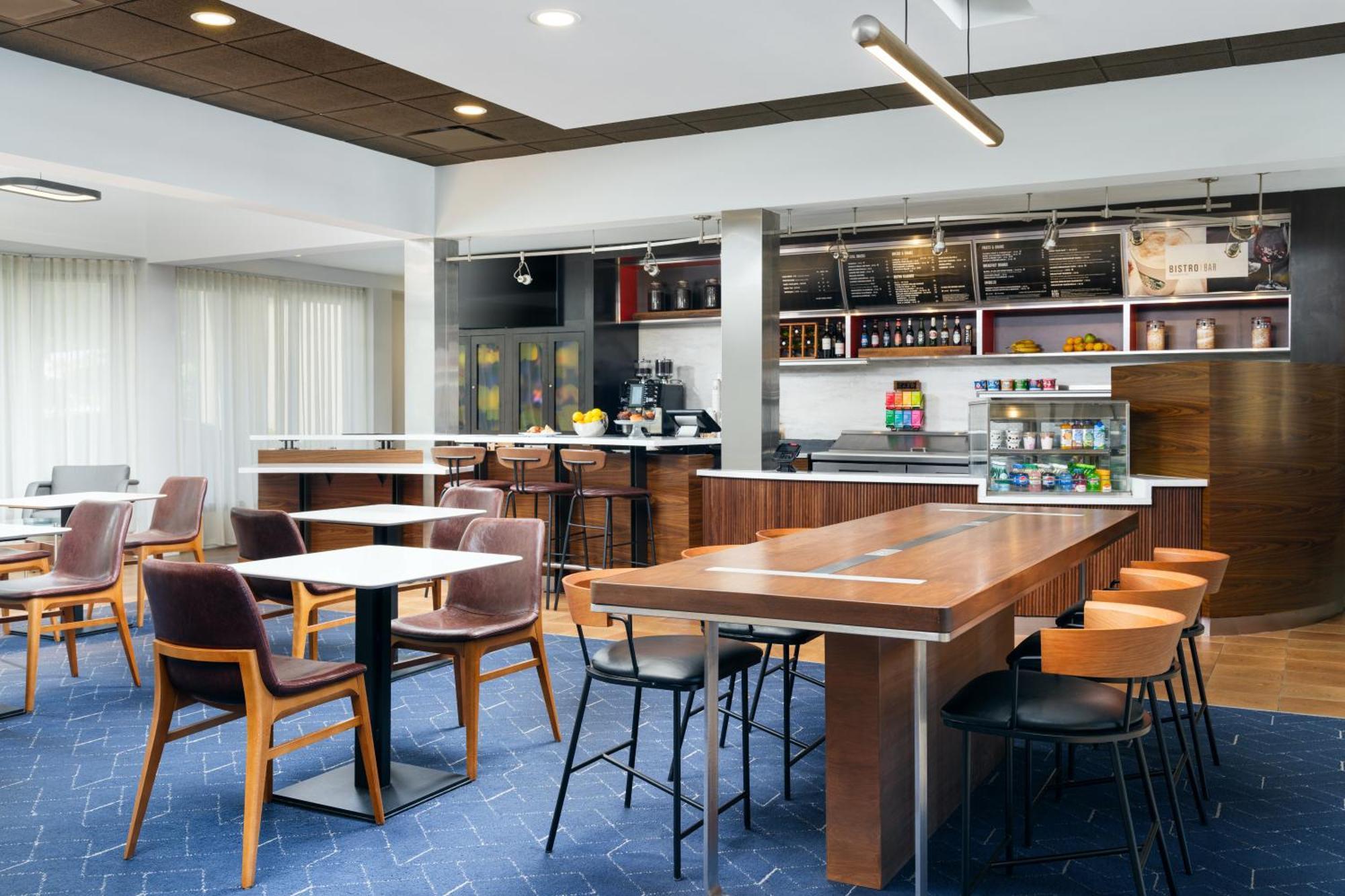 Отель Courtyard By Marriott Little Rock West Экстерьер фото