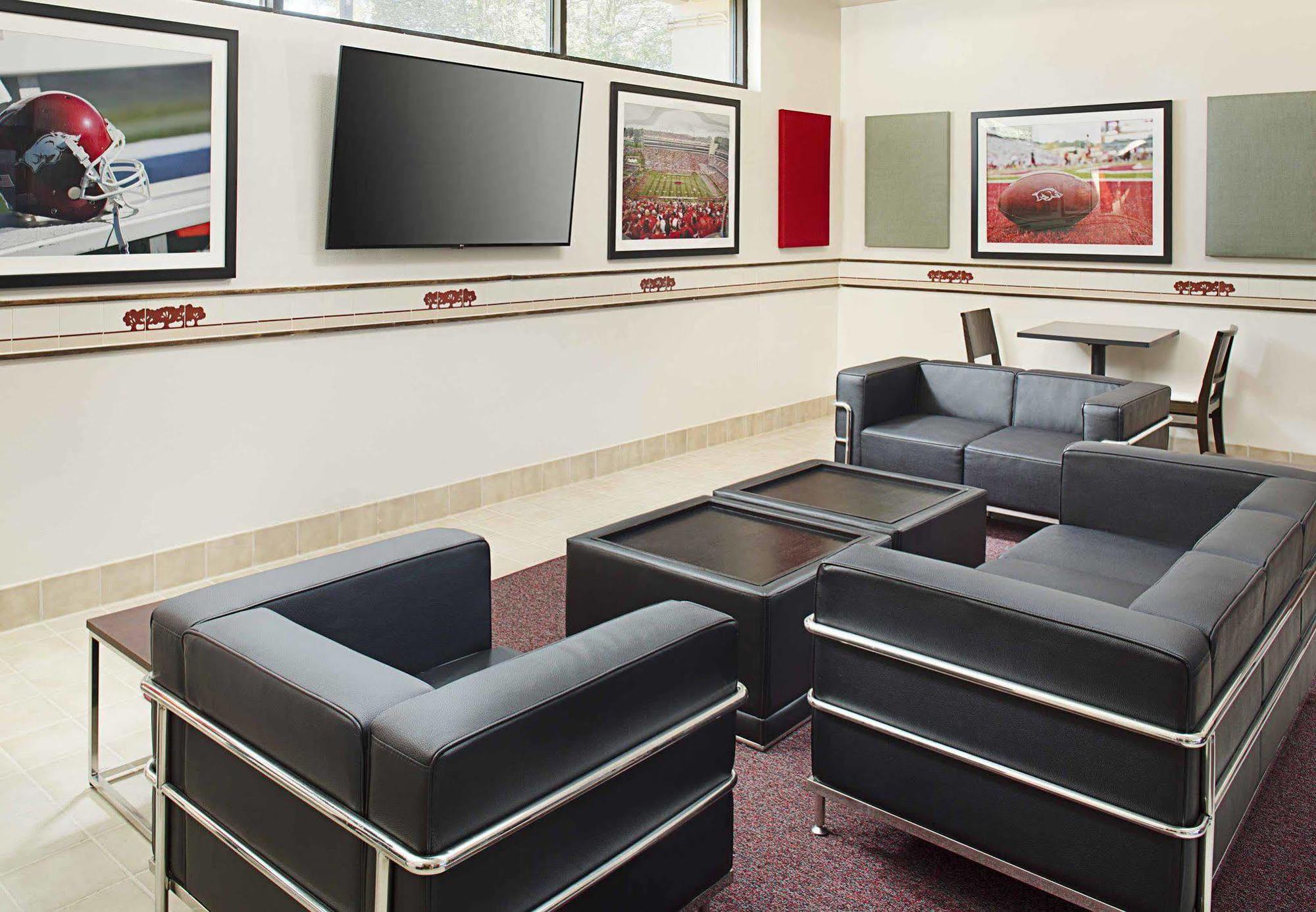 Отель Courtyard By Marriott Little Rock West Экстерьер фото